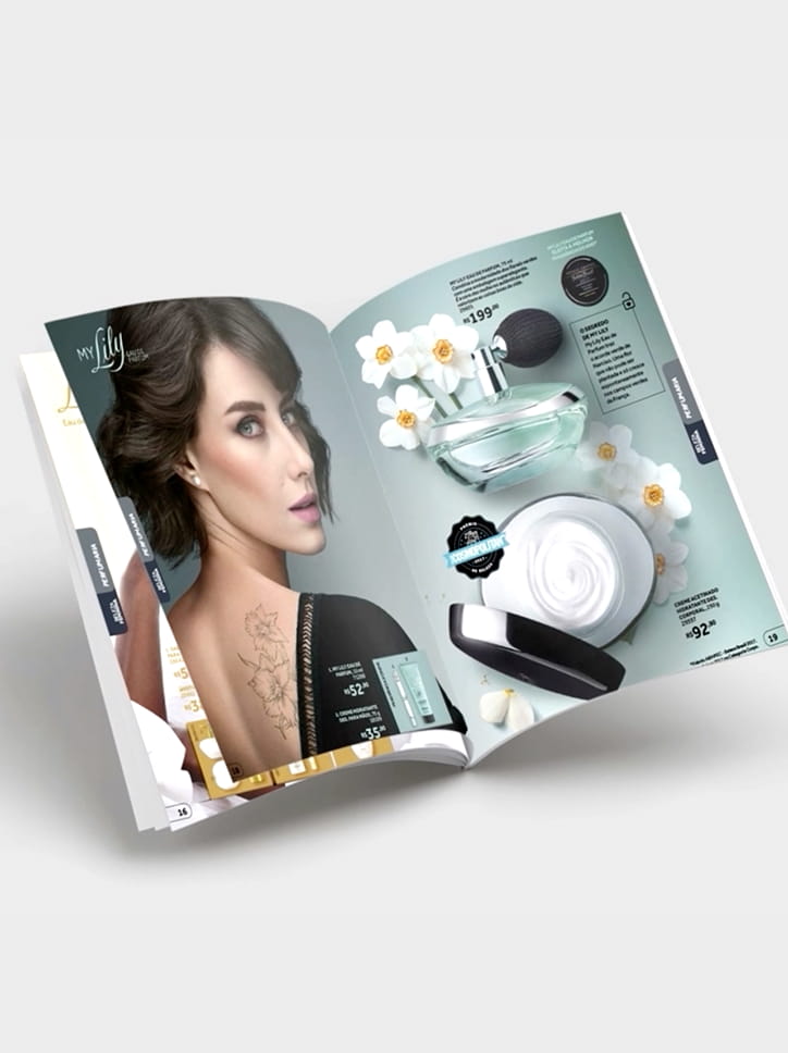 Página de um catálogo de O Boticário apresentando a linha "My Lily", com o Eau de Parfum e o Creme Acetinado.